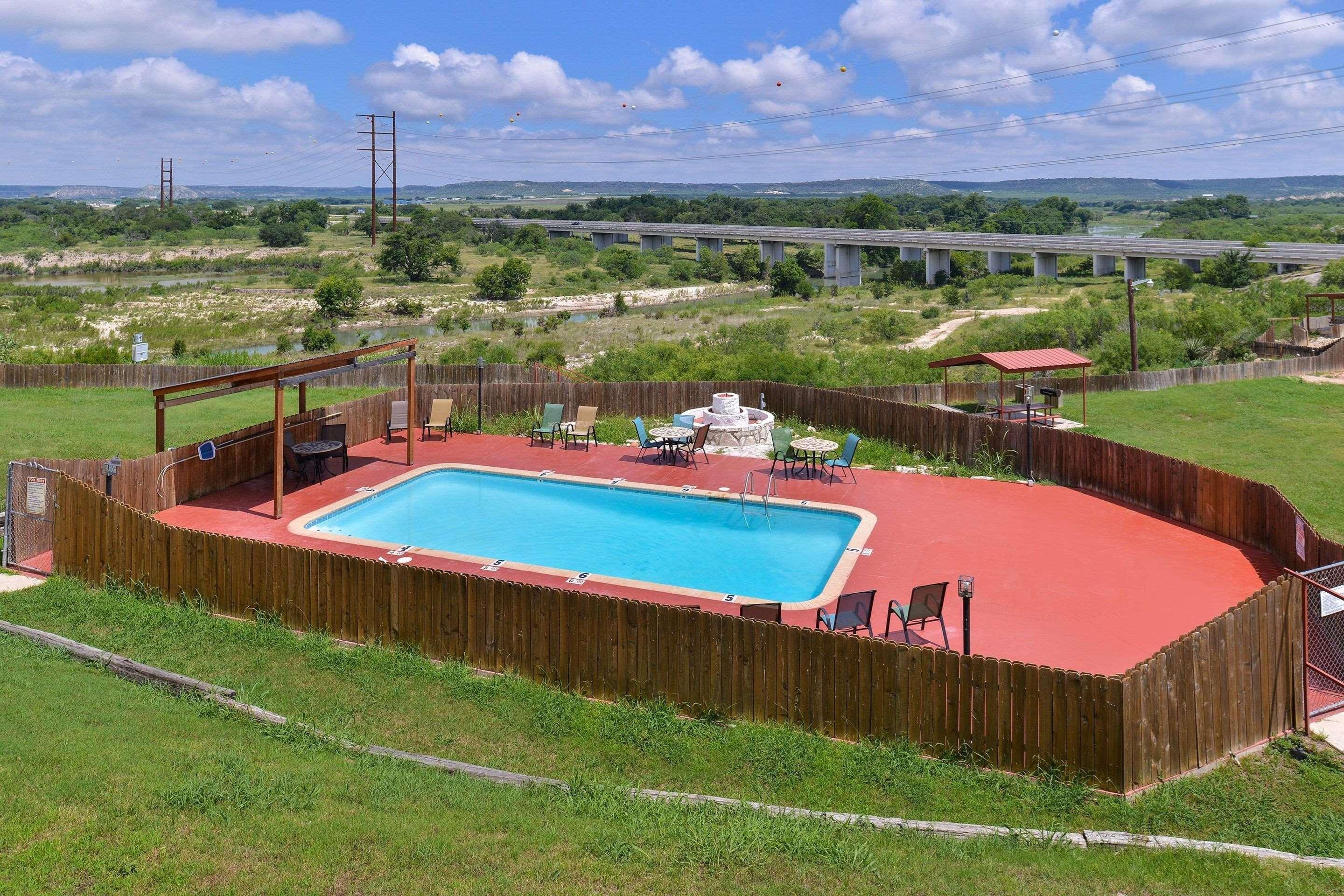 Econolodge Junction